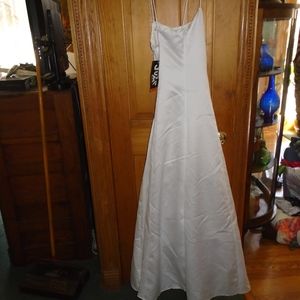 White brand new Jump prom dress 13/14 with tags